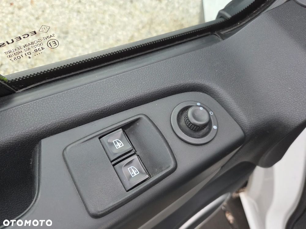 Renault TRAFIC - 16
