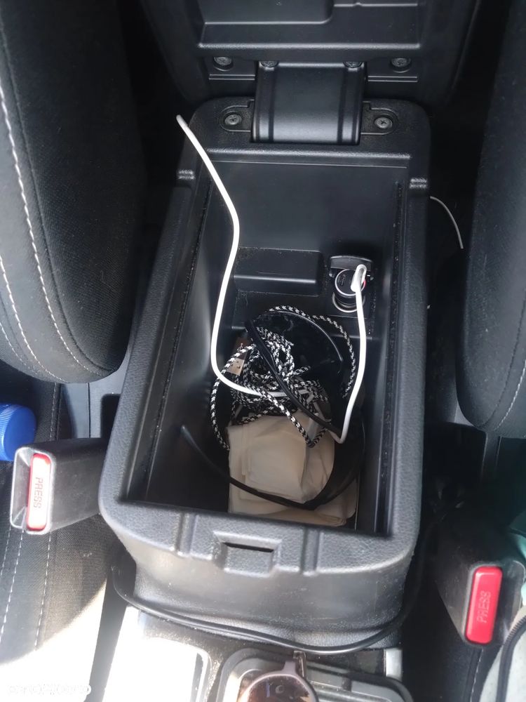 Mitsubishi Outlander 2.0 Invite + 2WD - 17