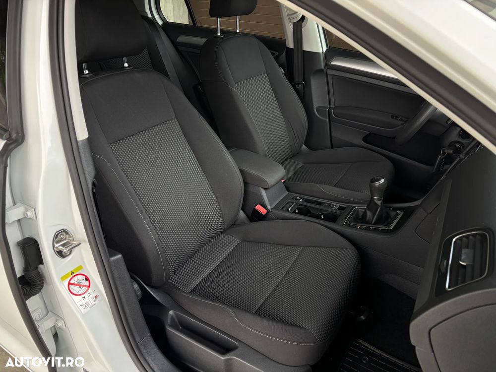 Volkswagen Golf 1.6 TDI Comfortline - 32