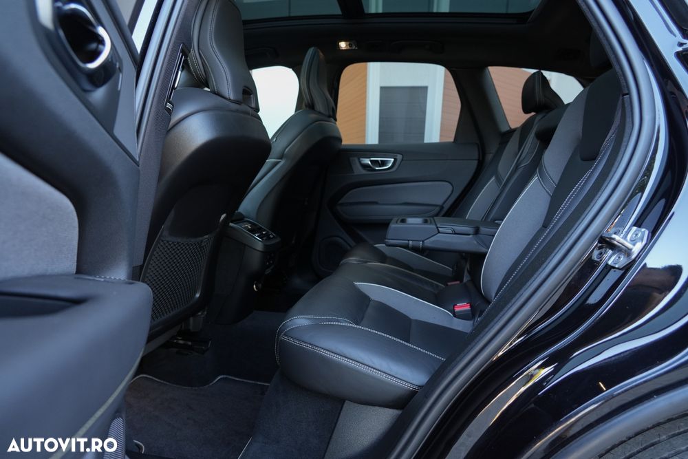 Volvo XC 60 D5 AWD Geartronic RDesign - 11
