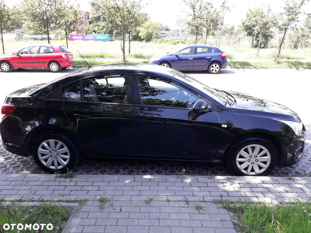 Chevrolet Cruze 1.8 LS+ - 11