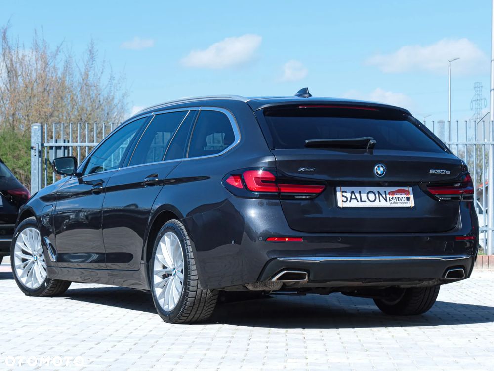 BMW Seria 5 530e xDrive Luxury Line - 7