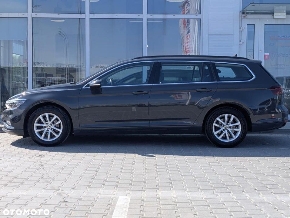 Volkswagen Passat - 2