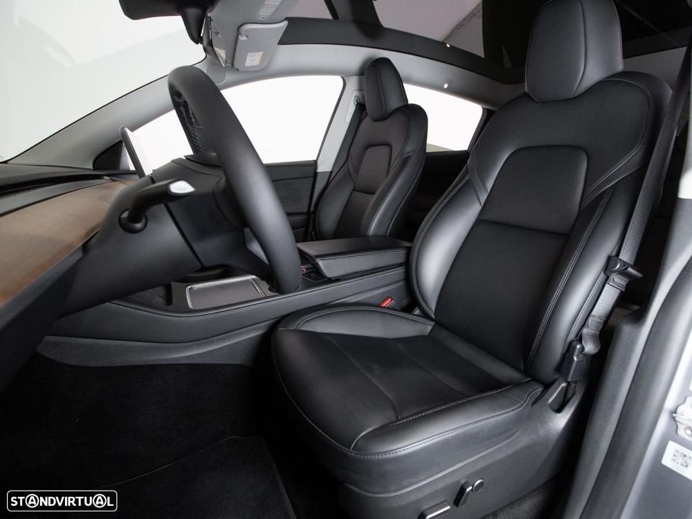 Tesla Model Y Long Range Dual Motor AWD - 8