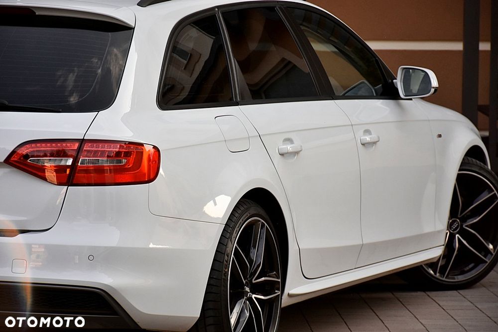 Audi A4 Avant 2.0 TDI DPF clean diesel multitronic S line Sportpaket - 12