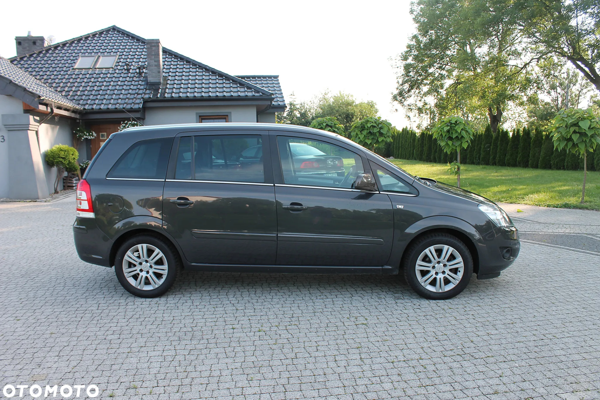 Opel Zafira 1.8 Cosmo EU5 - 25
