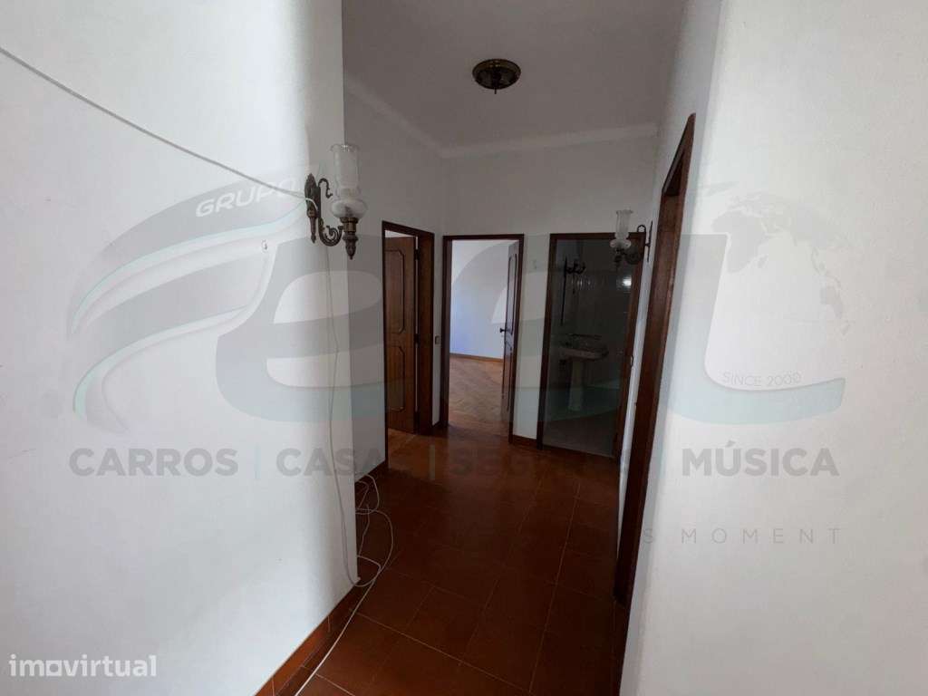 Moradia T3+2 | Terreno + Garagem | Couço - Grande imagem: 2/39