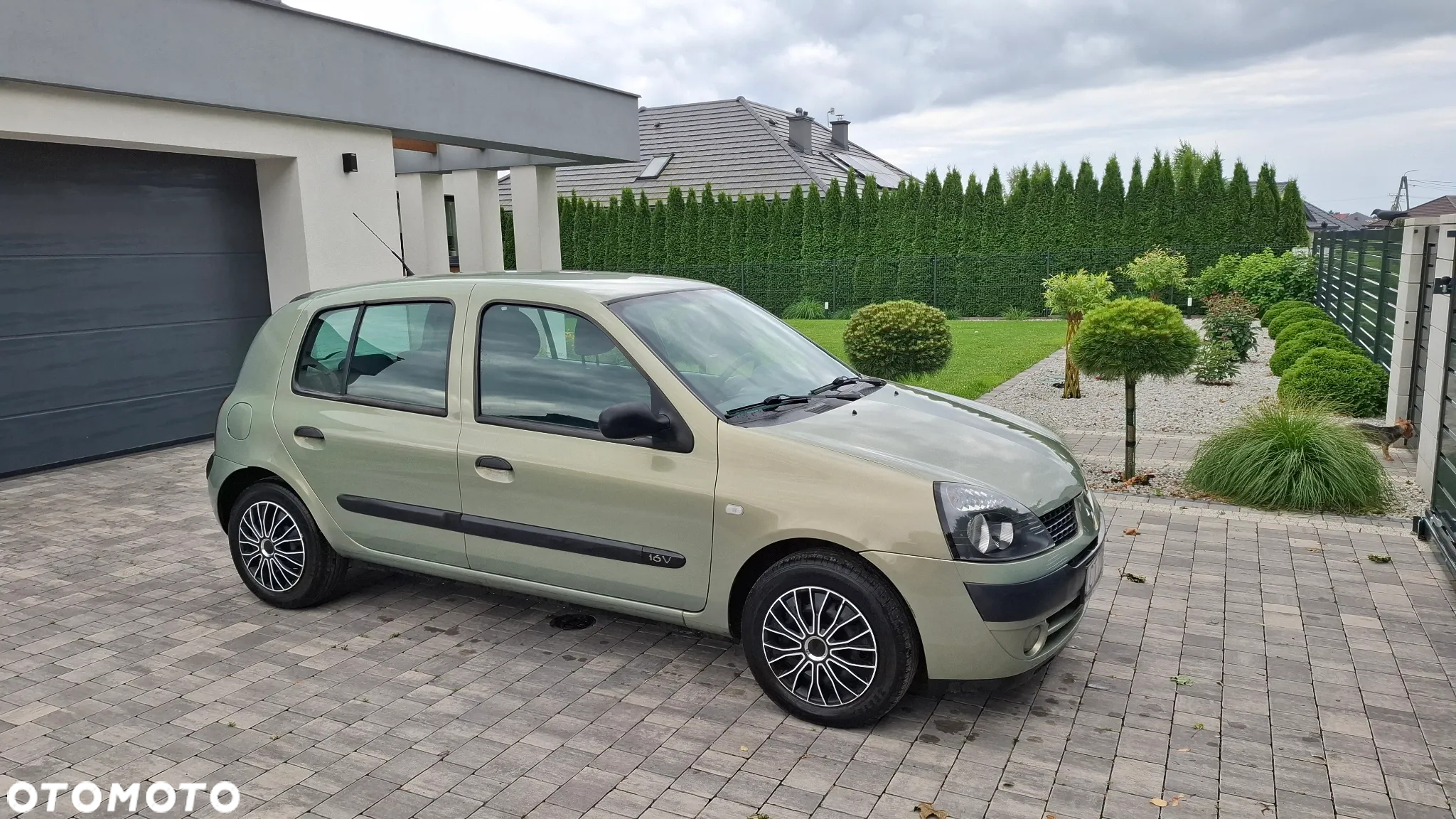 Renault Clio 1.2 16V 75 Dynamique - 9