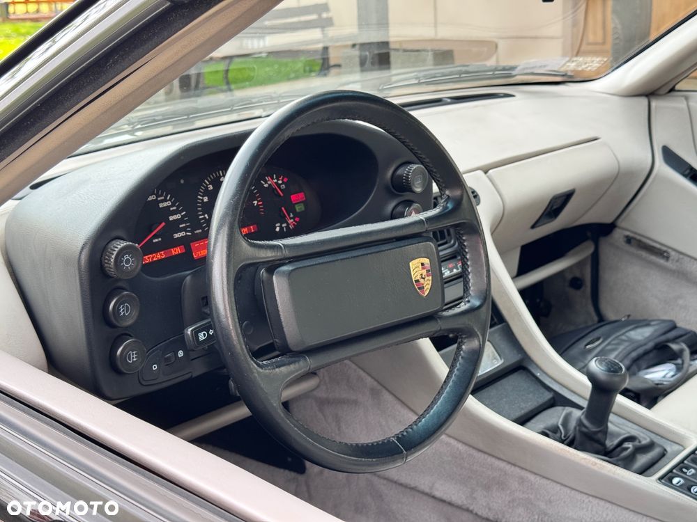 Porsche 928 - 31
