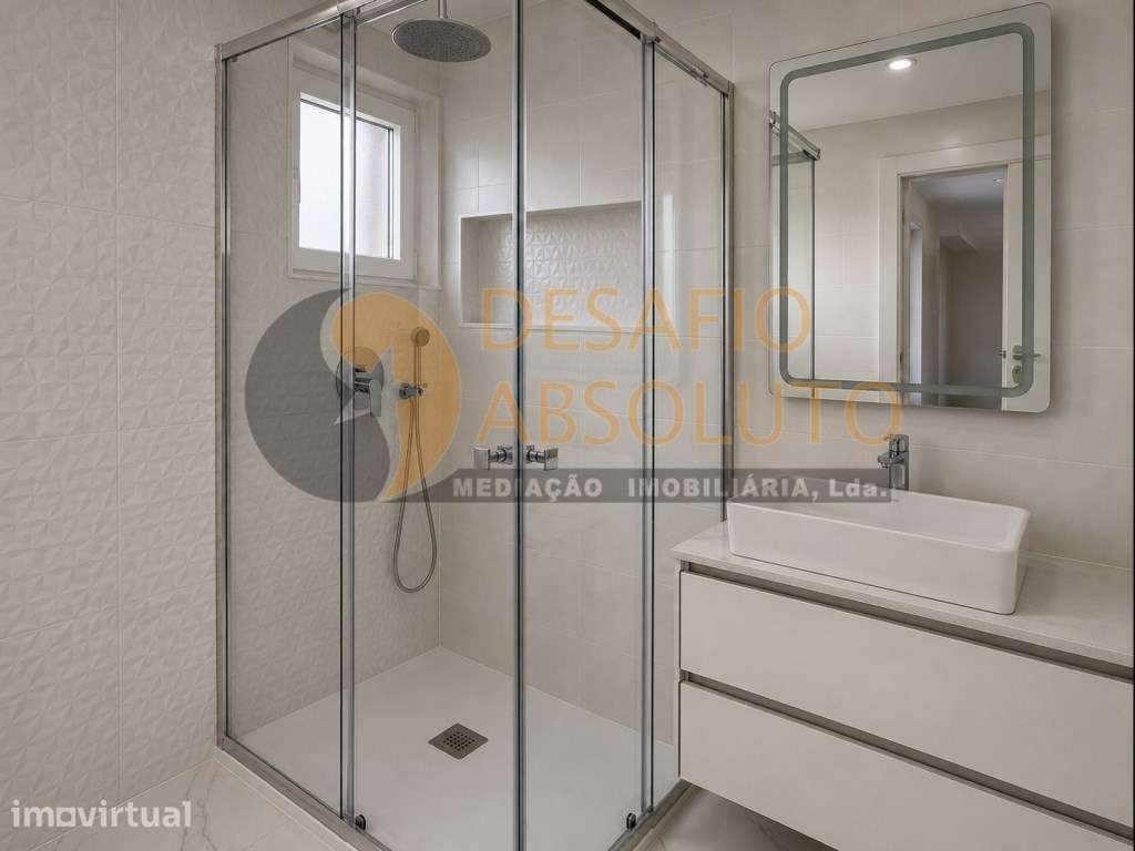 Apartamento T2, Totalmente Remodelado, C/ Parqueamento - Torre Da M... - Grande imagem: 4/5