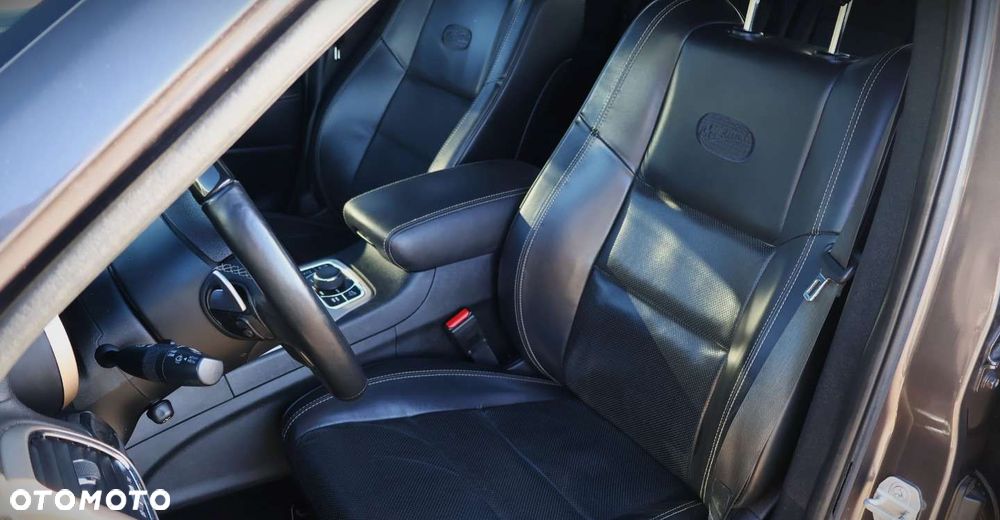 Jeep Grand Cherokee - 14