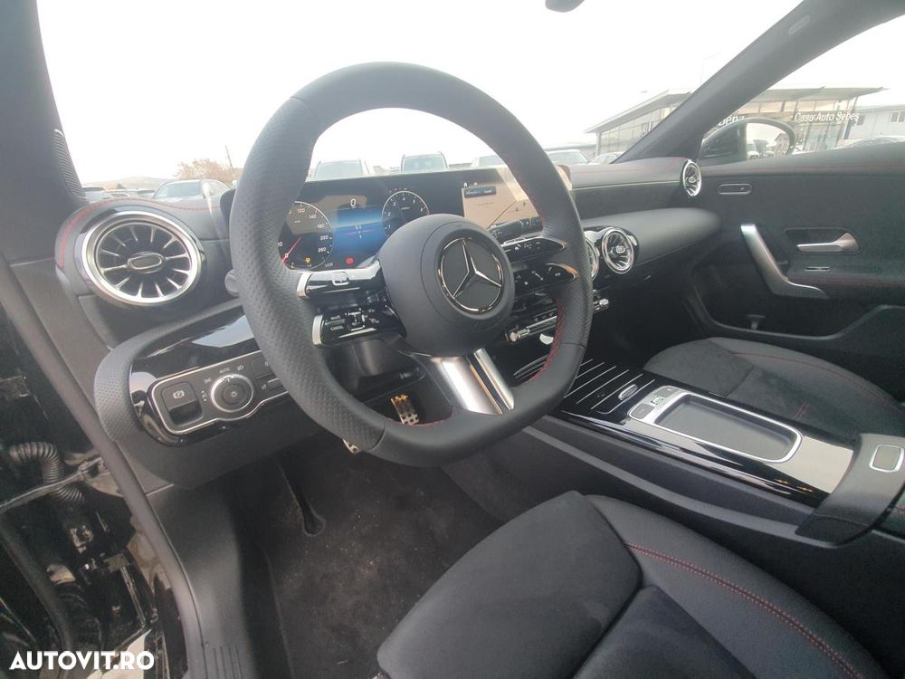 Mercedes-Benz CLA 200 MHEV Coupe - 8