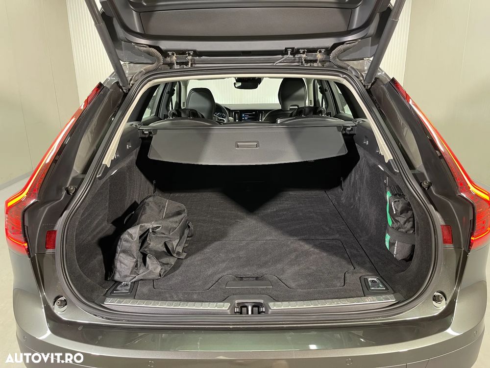 Volvo V90 V90CC B5 MHEV AT AWD Core - 12