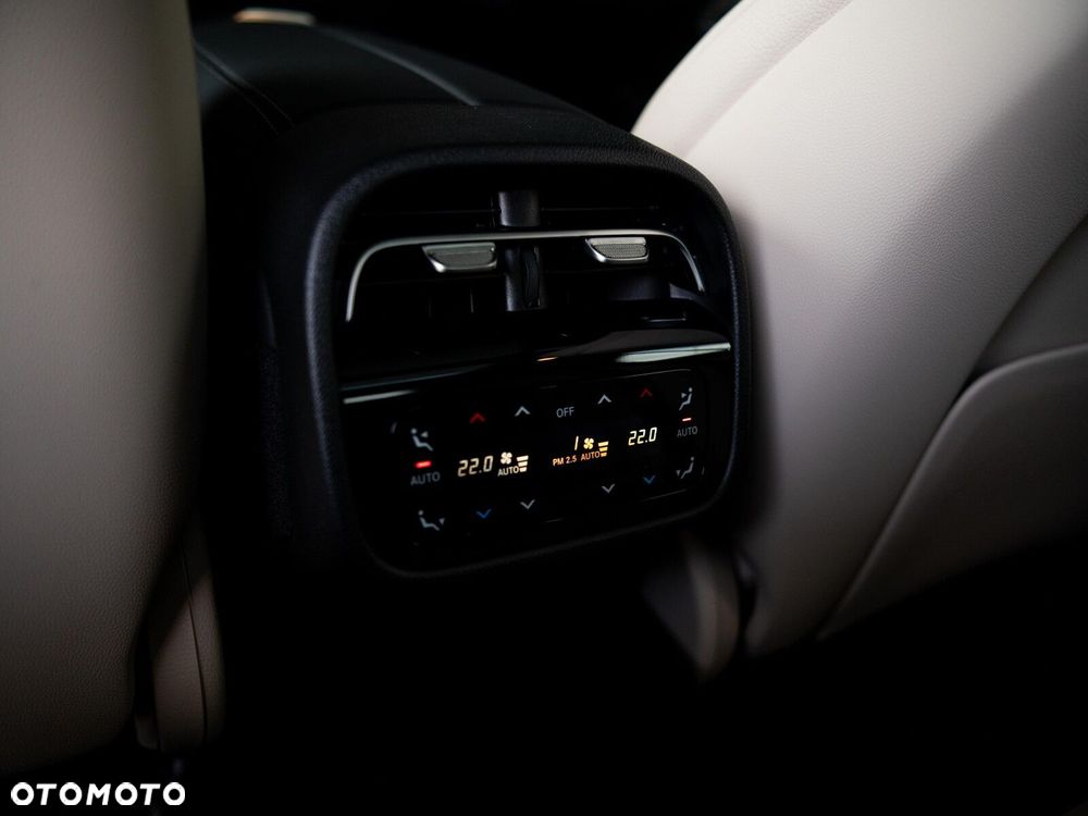 Mercedes-Benz Klasa E - 16