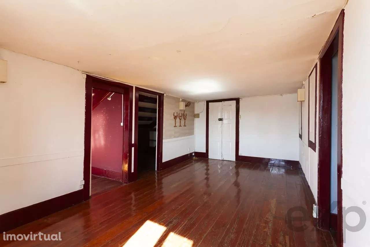 Escritório Versátil com Potencial de Conversão no Centro Histórico - Grande imagem: 3/11