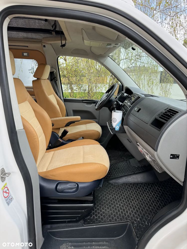 Volkswagen T5 Campervan - 12