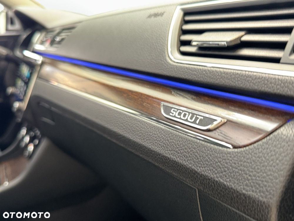 Skoda Superb 2.0 TDI SCR 4x4 Scout DSG - 23