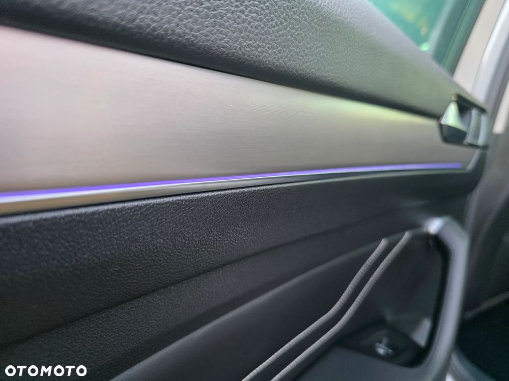 Volkswagen Passat 2.0 TDI SCR Style DSG - 25