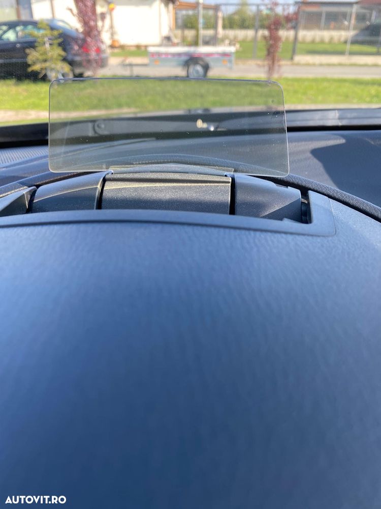 Mazda 3 G165 Revolution Top - 9