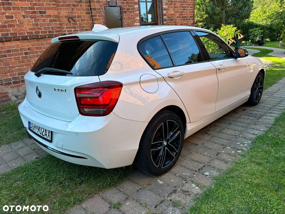 BMW Seria 1 120d Sport Line - 2