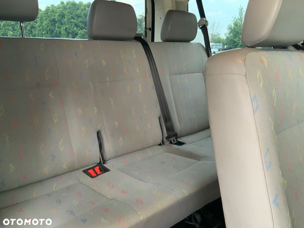 Volkswagen Transporter - 16