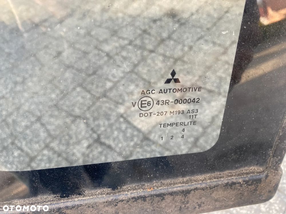 SZYBA TYLNA LEWA BAGAŻNIKA MITSUBISHI L200 - 4