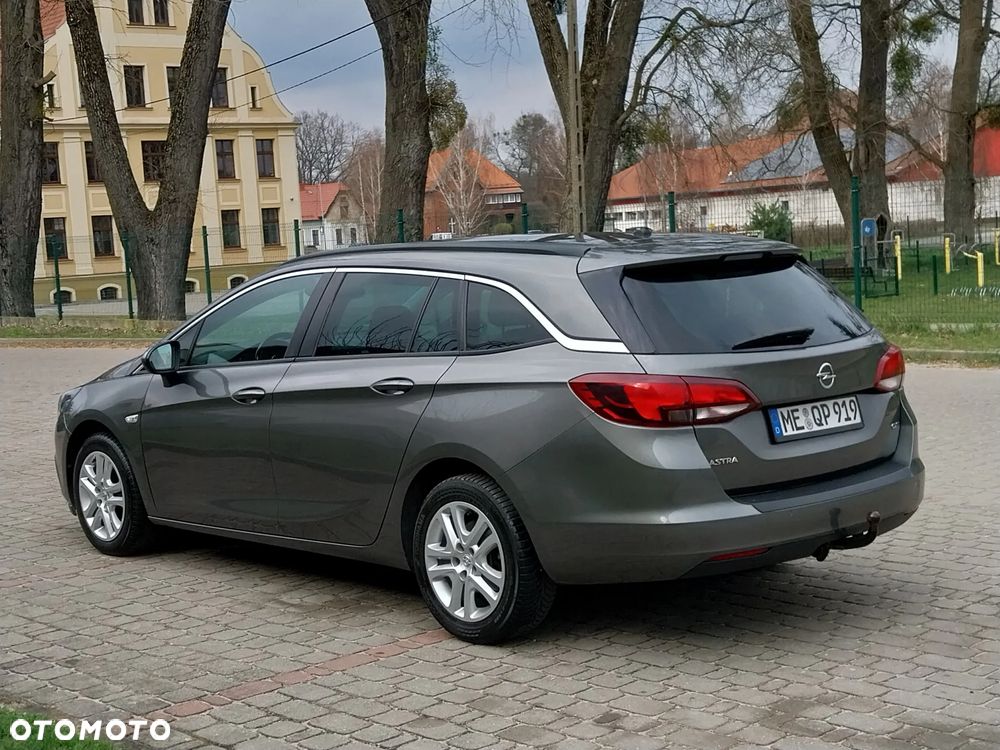 Opel Astra 1.6 CDTI Cosmo - 4