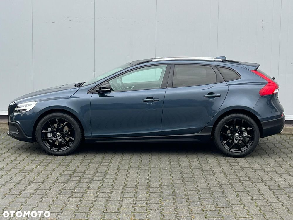Volvo V40 Cross Country - 17
