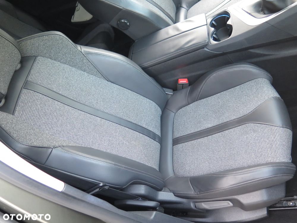 Peugeot 5008 1.5 BlueHDi Allure S&S - 32