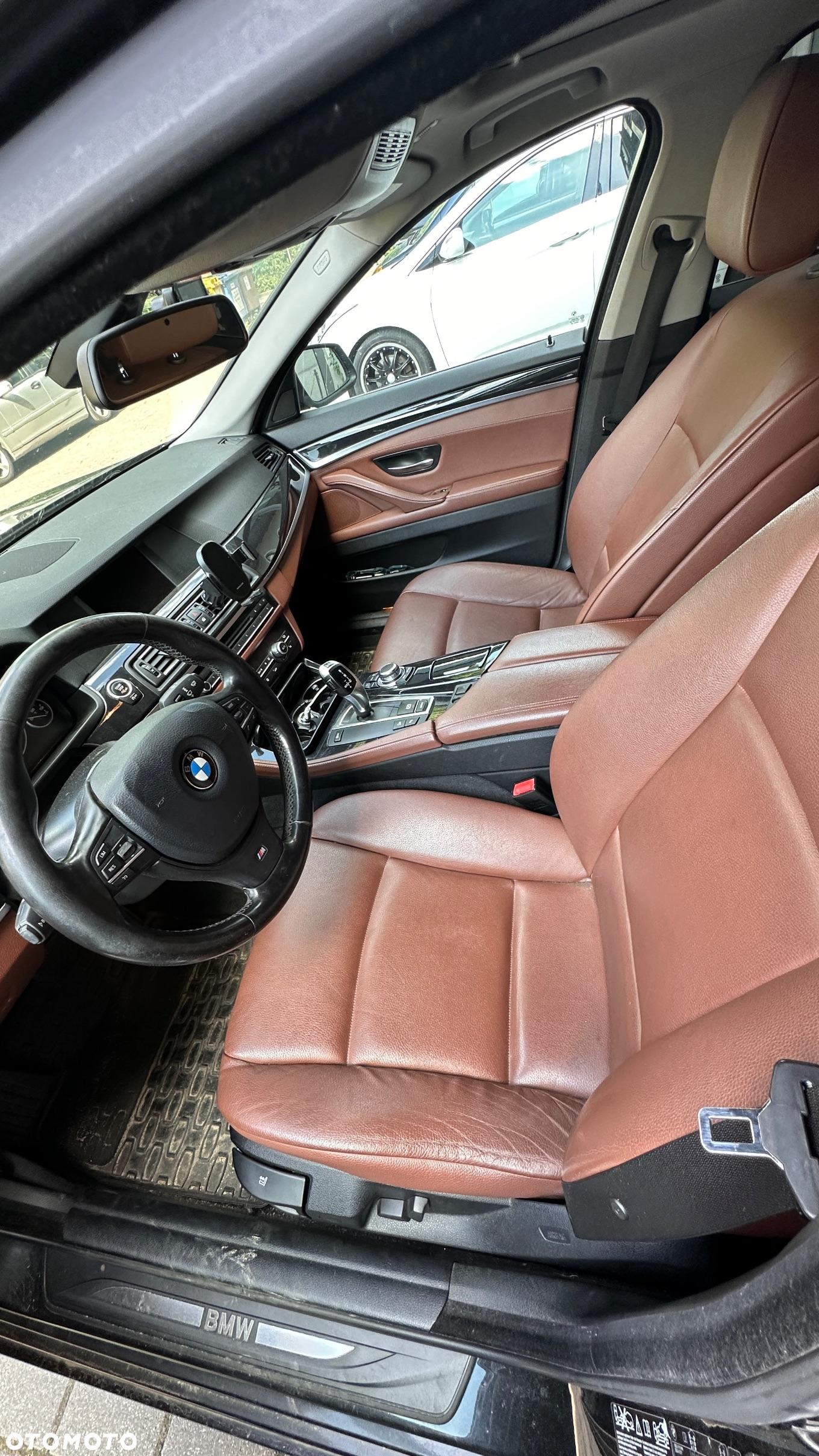 BMW Seria 5 530d xDrive Touring - 10