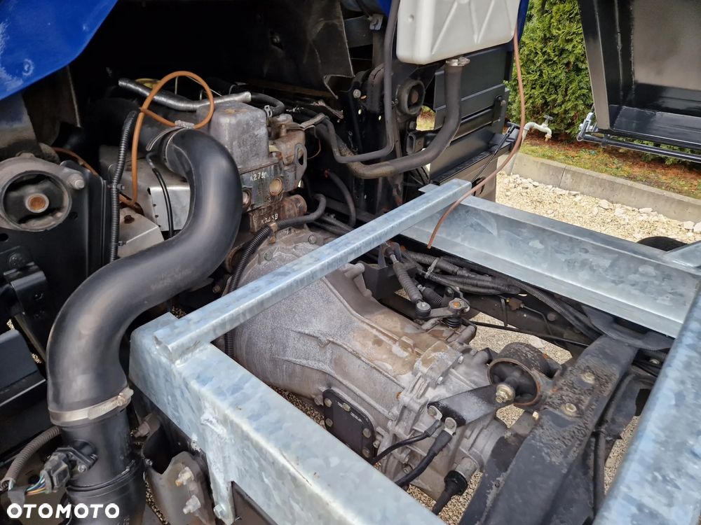 Nissan Atleon 3.0 - 12