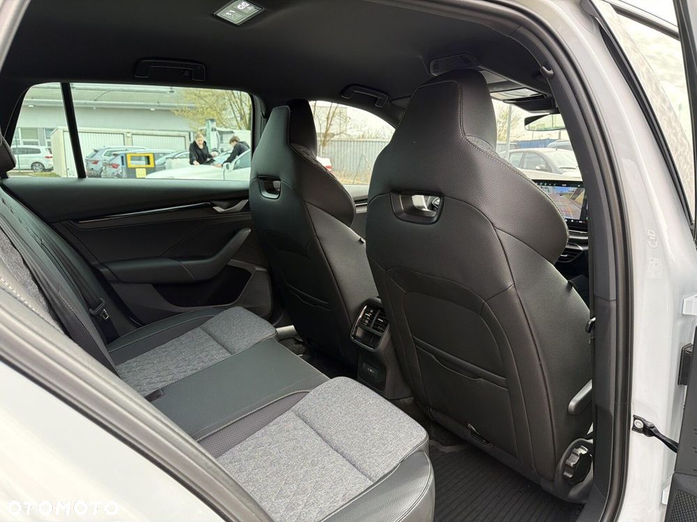 Skoda Octavia 1.5 TSI mHEV Sportline DSG - 19