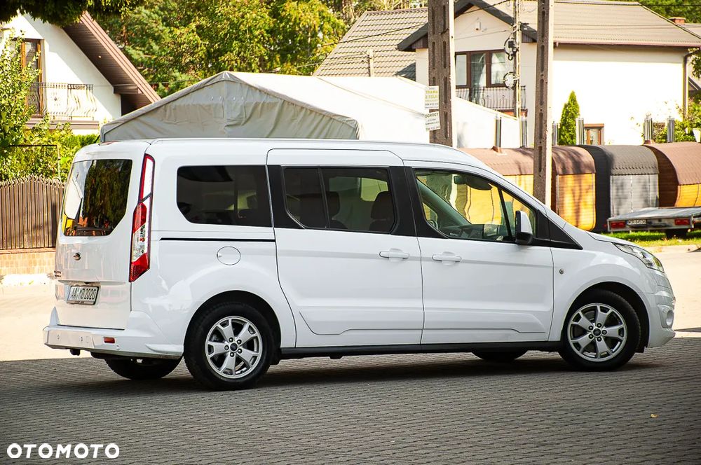Ford Tourneo Connect Grand - 23