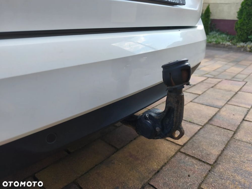 Renault Megane TCe 140 GPF INTENS - 24