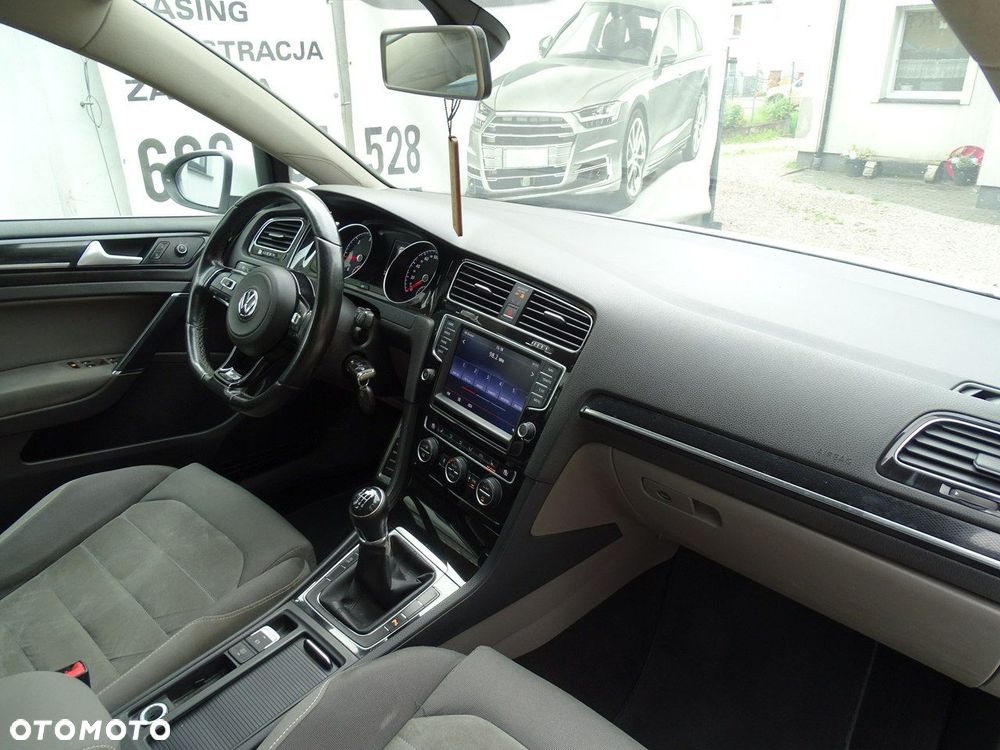 Volkswagen Golf - 21