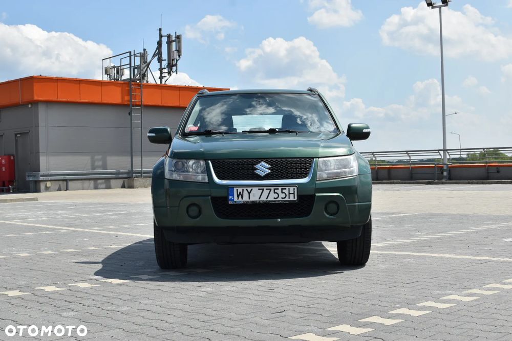 Suzuki Grand Vitara 2.0 De luxe - 29