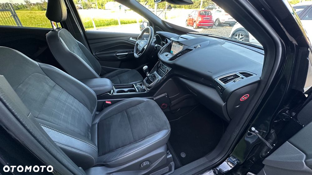 Ford Kuga 2.0 TDCi 4x4 ST-Line - 12