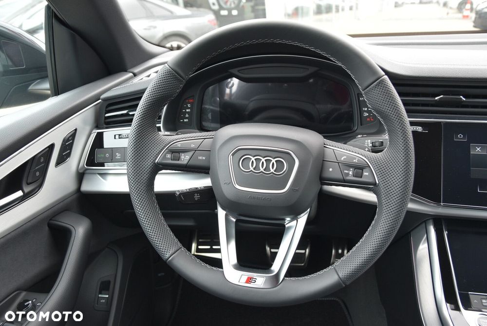 Audi Q8 - 12