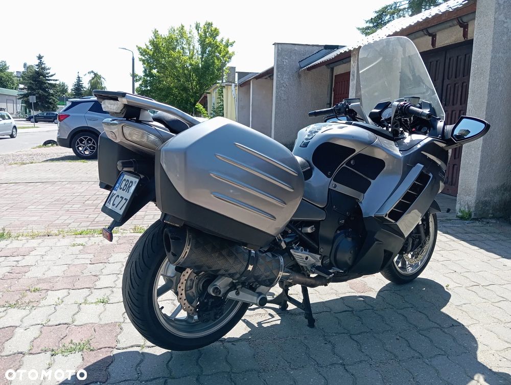 Kawasaki GTR - 2