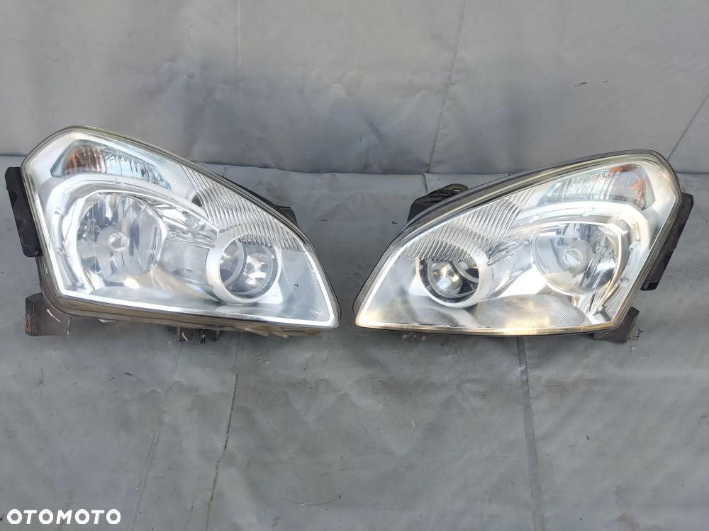 NISSAN QASHQAI J10 XENON LAMPA PRZÓD PRZEDNIA LEWA PRAWA ANGLIK UK 1LF238042