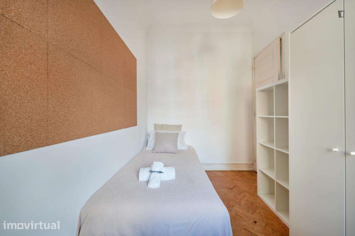 Quarto - localizado em Alameda Lisbon - Grande imagem: 3/51