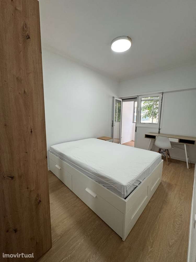 T3 Totalmente remodelado na Praça da Alegria - Porto - Grande imagem: 3/16