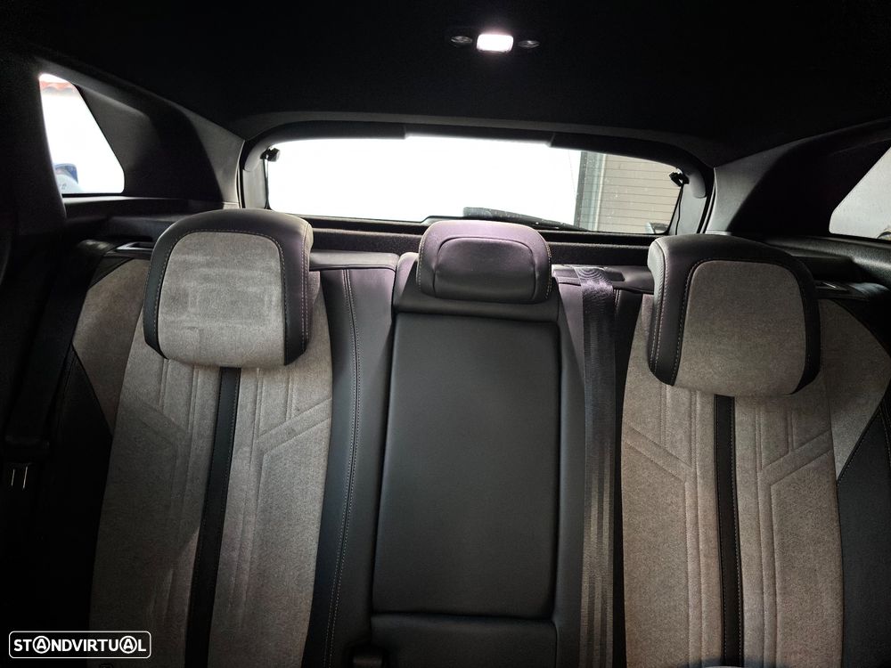 Peugeot 3008 1.6 Hybrid GT e-EAT8 - 12