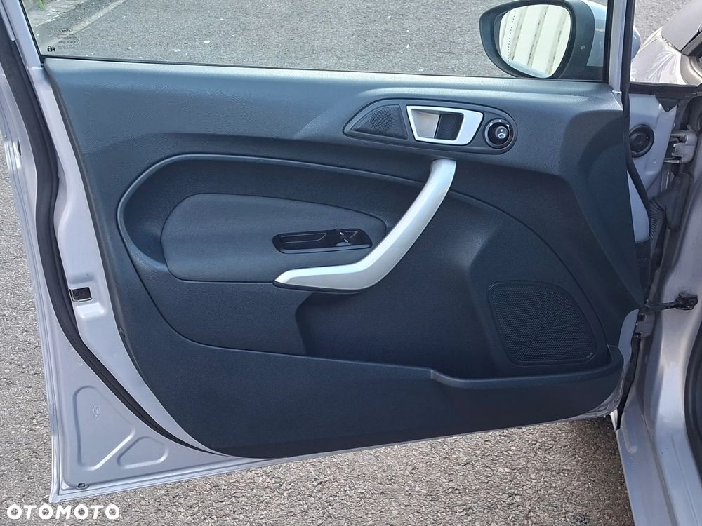 Ford Fiesta - 16
