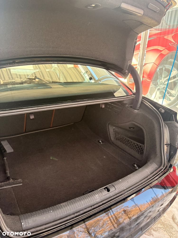 Audi A4 Limousine - 13