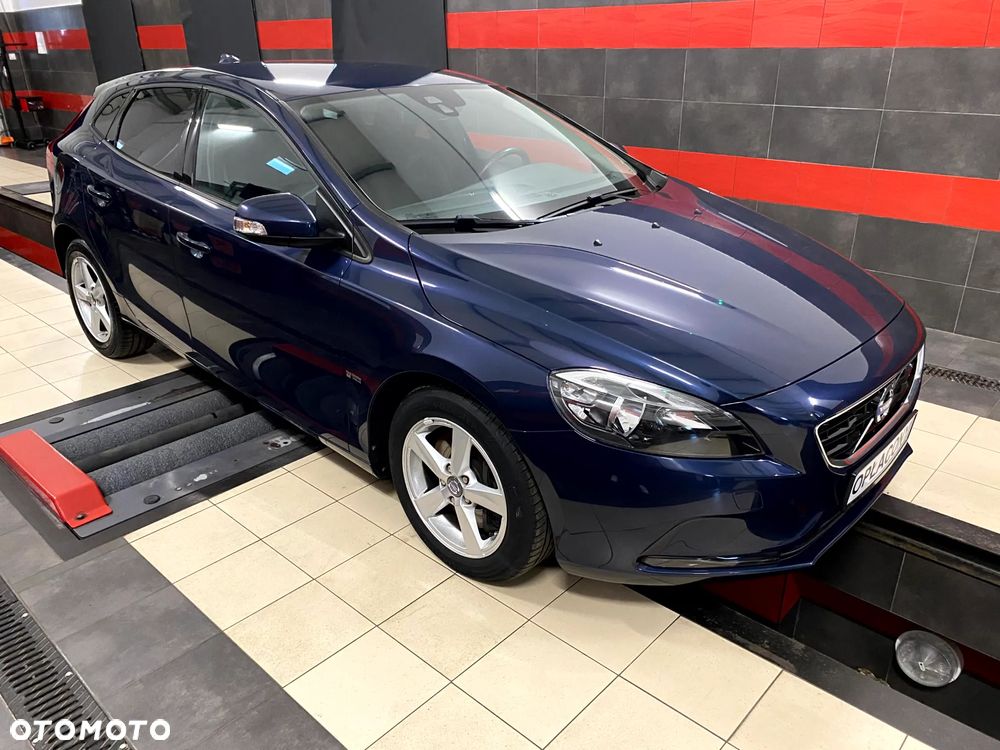 Volvo V40 D4 Momentum - 4