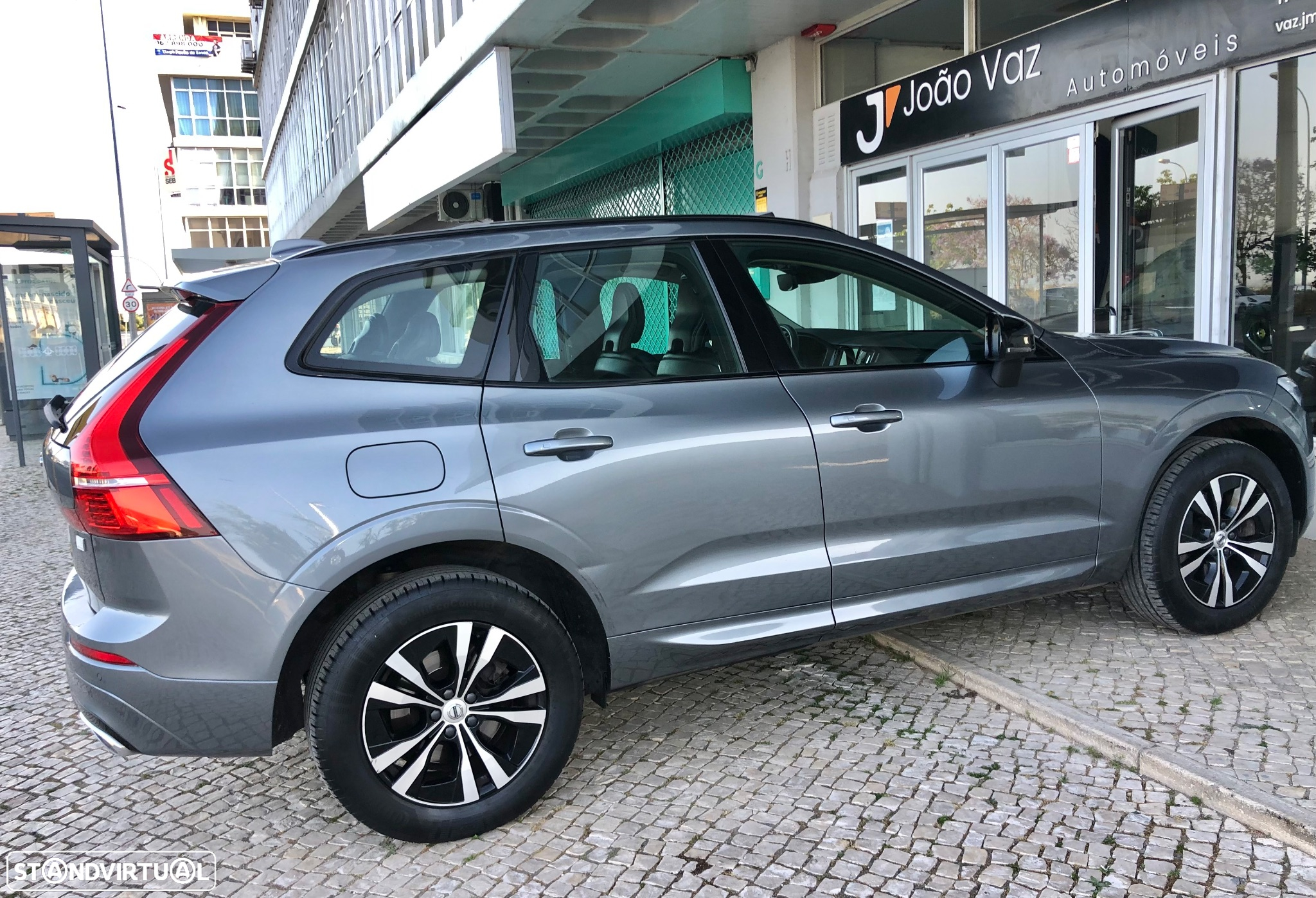Volvo XC 60 2.0 T6 PHEV R-Design Expression AWD - 17