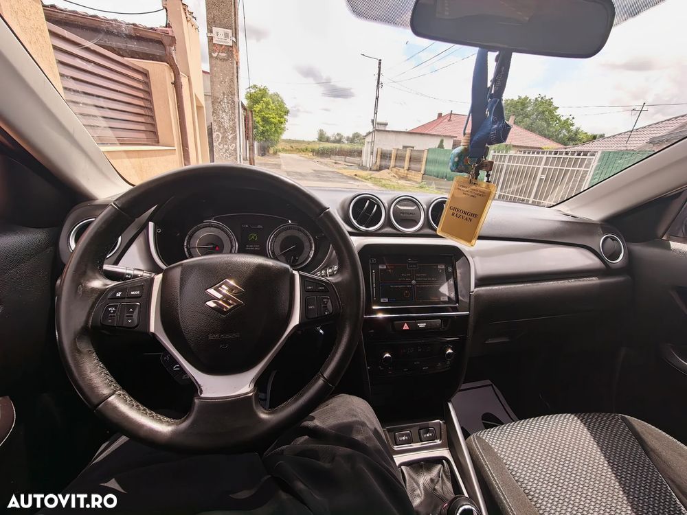 Suzuki Vitara 1.0 Passion - 9