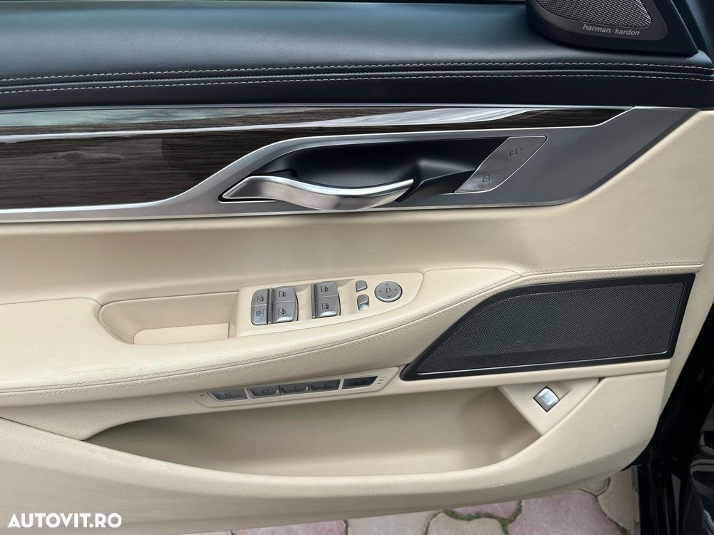 BMW Seria 7 730Ld xDrive - 33