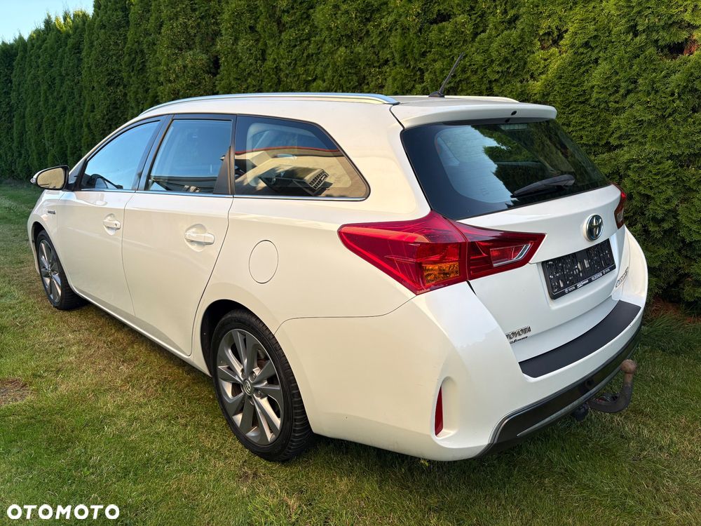 Toyota Auris 1.8 HSD Luna - 4